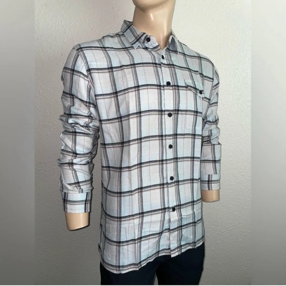 PreOwned Like New Blue Ocean Color Flannel Size Medium  Lost Company. - Picture 4 of 11